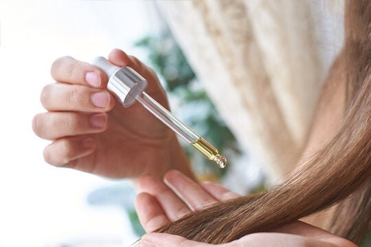 Should You Use MCT Oil for Seborrheic Dermatitis?